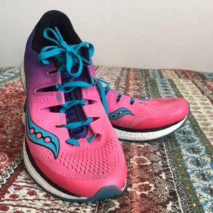 Women’s Saucony Freedom ISO